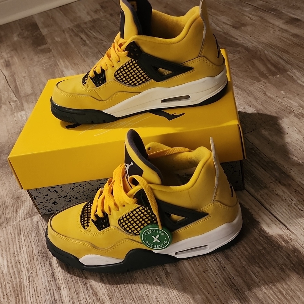 Air Jordan 4 Retro GS Lightning 2021 have yourself a wonderful beautiful day :)